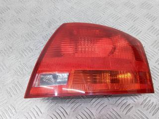 фонарь задний правый Audi A4 B7 2006, 8E9945096