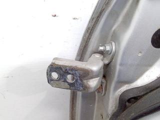 петля двери Nissan Versa C11 2008, седан