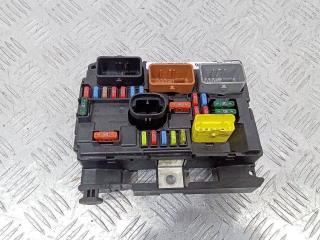 блок предохранителей Citroen C3 2 поколение 2013, 9667199680