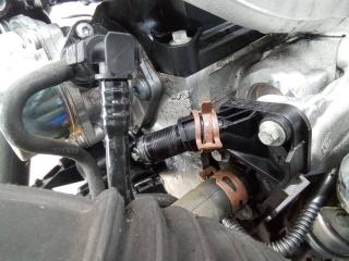 фланец (тройник) системы охлаждения Renault Megane 2 поколение [рестайлинг] 2008, 1.5 л., дизель, МКПП, 8200337841