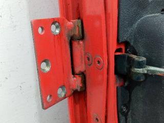 петля двери Renault Magnum 3 поколение 2005