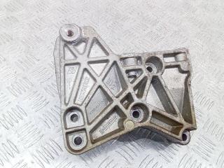 кронштейн двигателя Renault Megane 2 поколение [рестайлинг] 2007, 1.5 л., дизель, 8200633253