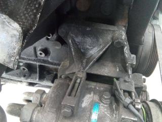 кронштейн компрессора кондиционера Volkswagen Passat B5 2000, 1.8 л., бензин, МКПП, 058260885