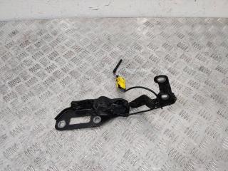 петля капота левая Porsche Panamera 970 2011, 97051115102