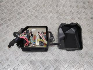 блок предохранителей Renault Clio 3 поколение 2009, 674658A