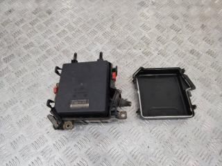 блок предохранителей Renault Megane 3 поколение 2009, 284B60008R