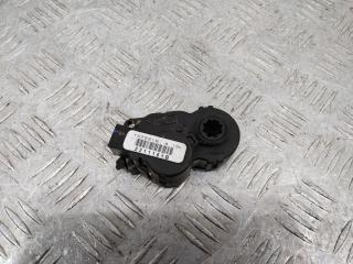 моторчик заслонки печки Renault Megane 4 поколение 2016, T37221B