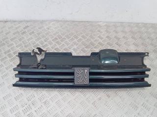 решетка радиатора Peugeot 405 1 поколение 1993, 9255588877