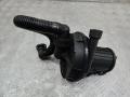 насос продувки катализатора Volkswagen Golf 4 поколение 2000, 1.6 л., бензин, АКПП, 06A959253B - фото №3