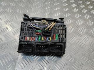 блок предохранителей Peugeot 407 1 поколение 2007, L04