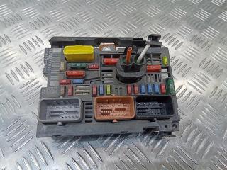 блок предохранителей Peugeot 3008 1 поколение 2011, R02, 9675877980