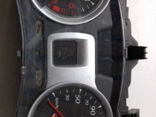 щиток приборов (приборная панель) Renault Clio 3 поколение 2009, 8201060299B