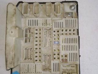 блок предохранителей Renault Megane 2 поколение [рестайлинг] 2007, 8200481866