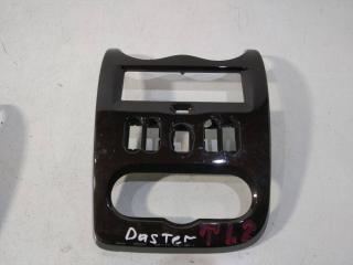 рамка под магнитолу Renault Duster 1 поколение 2011, 8200739438