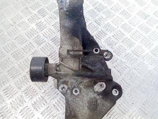 кронштейн генератора Renault Master 2 поколение [рестайлинг] 2004, 2.5 л., дизель, МКПП, 8200016644