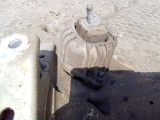 подушка крепления двигателя BMW 1 серия E81/E82/E87/E88 [рестайлинг] 2007