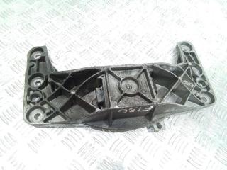 кронштейн КПП BMW 5 серия E60/E61 2006, 676110602