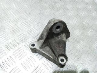 кронштейн двигателя Renault Scenic 2 поколение 2006, 1.9 л., дизель, МКПП, 8200072747