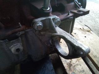 кронштейн полуоси Renault Clio 3 поколение 2006, 1.5 л., дизель, МКПП