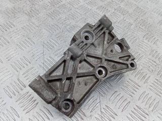 кронштейн двигателя Renault Megane 2 поколение 2004, 1.5 л., дизель, МКПП, 8200101196