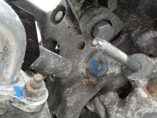 кронштейн компрессора кондиционера Suzuki SX4 1 поколение 2007, 1.6 л., дизель, МКПП