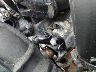 фланец (тройник) системы охлаждения Renault Clio 2 поколение [2-й рестайлинг] 2006, 1.5 л., дизель, МКПП