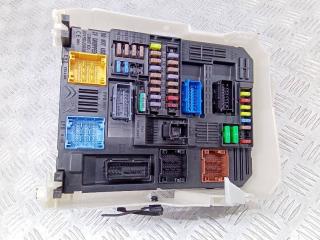 блок предохранителей Peugeot 3008 2 поколение 2019, 9830805680