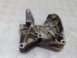 кронштейн двигателя Renault Megane 2 поколение 2006, 1.5 л., дизель, МКПП, 8200633253