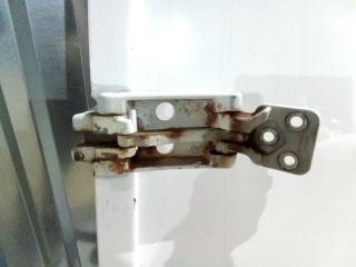 петля двери Mercedes-Benz Sprinter 2 поколение (W906) 2010