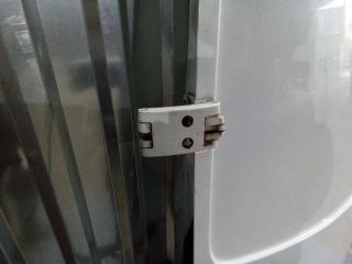 петля двери Mercedes-Benz Sprinter 2 поколение (W906) 2010