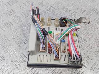 блок предохранителей Renault Kangoo 1 поколение [рестайлинг] 2009, 8201044237