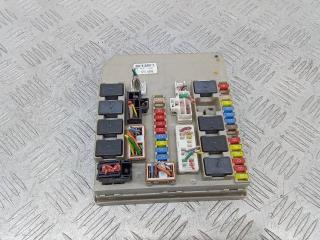 блок предохранителей Renault Clio 3 поколение 2009, 674660