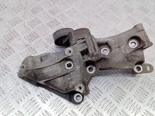кронштейн генератора Renault Megane 2 поколение 2004, 1.5 л., дизель, МКПП, 8200327134