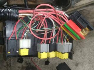 крышка блока предохранителей Renault Trafic 1 поколение [2-й рестайлинг] 2002, 1.9 л., дизель, МКПП, 8200211018