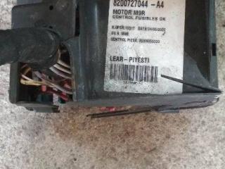 блок предохранителей Renault Laguna 2 поколение [рестайлинг] 2007, 2.0 л., дизель, МКПП, 8200727044