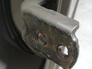 петля двери Nissan X-Trail T30 2004