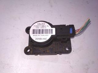 моторчик заслонки печки Renault Scenic 3 поколение 2011, T1027136U