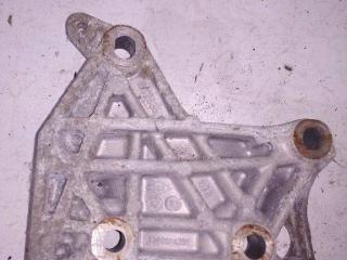 кронштейн генератора Renault Logan 1 поколение [рестайлинг] 2012, 1.2 л., бензин, МКПП, 7700884288