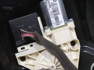 моторчик стеклоподъемника задний правый Renault Megane 3 поколение 2009, универсал, 827306548R