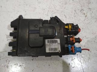 блок предохранителей Renault Megane 3 поколение 2010, 243800011R