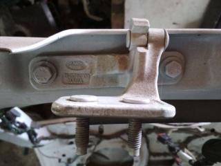 петля крышки багажника Land Rover Range Rover Sport 1 поколение [рестайлинг] 2010, BHB790100
