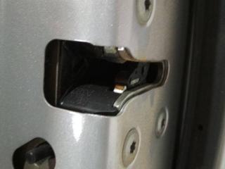 замок двери задней правой Renault Koleos 1 поколение 2008