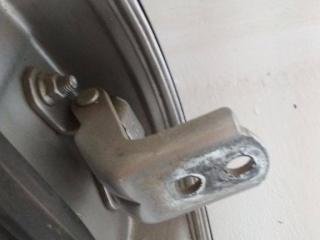 петля двери Renault Koleos 1 поколение 2008