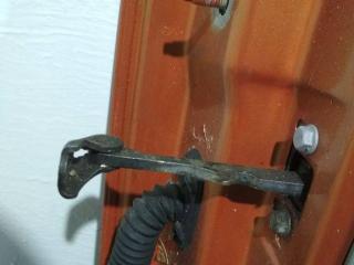 ограничитель открывания двери Renault Twingo 2 поколение 2008