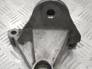кронштейн двигателя Renault Scenic 2 поколение 2006, 1.9 л., дизель, МКПП, 8200072747
