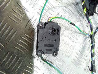 моторчик заслонки печки Opel Crossland X 1 поколение 2018, Z5509001