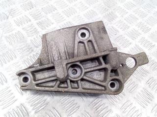кронштейн двигателя Renault Megane 3 поколение 2009, 1.5 л., дизель, МКПП, 8200408663
