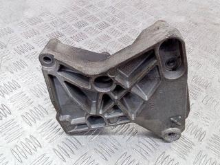 кронштейн двигателя Renault Scenic 3 поколение 2011, 1.5 л., дизель, МКПП, 8200739777