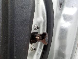 ограничитель открывания двери Toyota Auris 1 поколение 2007