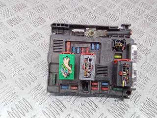 блок предохранителей Peugeot 307 1 поколение 2004, 9643498880
